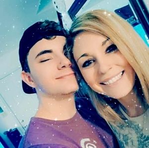 Meet your Posher, Casey